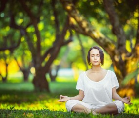 世界杯胜负预测-美国队主场优势明显，裁判判罚左右比赛走势
